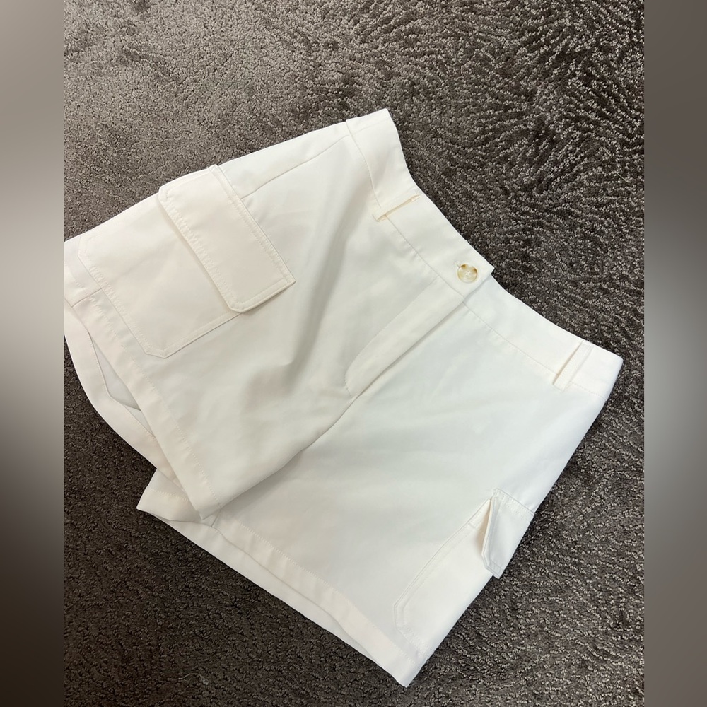 White/cream shorts size S